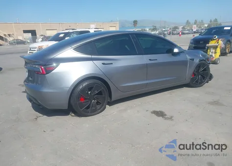 2025 Tesla Model 3 z USA, uszkodzony, nr VIN 5YJ3E1ETXSF941483